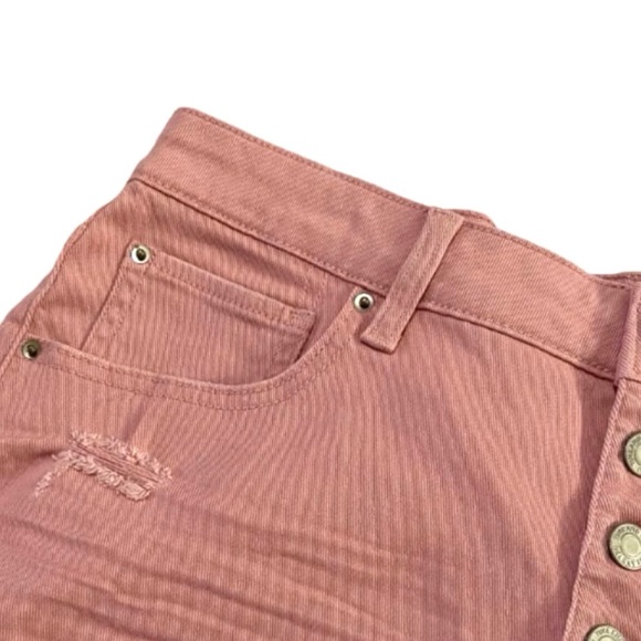 TIME AND TRU Plus Size High Rise Dusty Pink Distressed Denim Shorts Size 16 - Picture 4 of 6